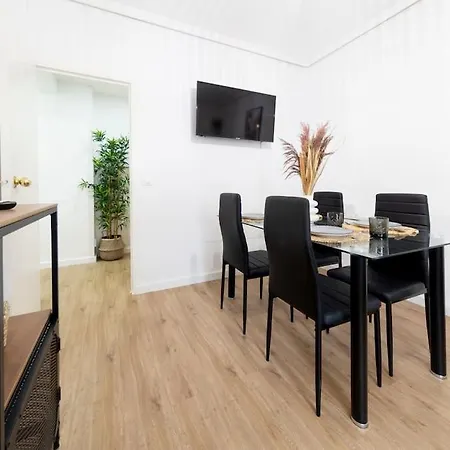 Modern Flat In Soria's Heart! סוריה