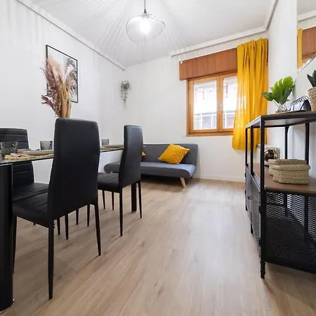 Modern Flat In Soria's Heart! דירה