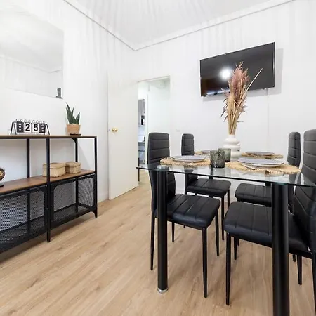 Modern Flat In Soria's Heart! סוריה